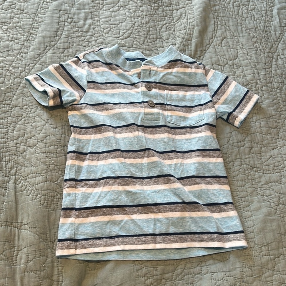 Osh kosh t shirt 2T